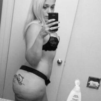 , 25  female escort, Houston