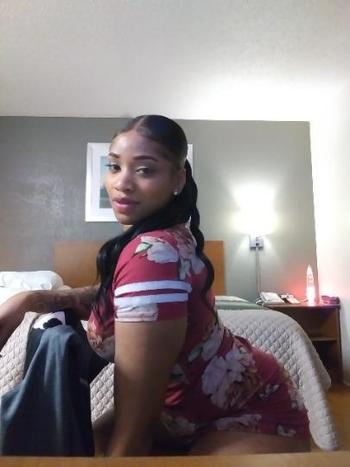 Bella, 23  female escort, Houston