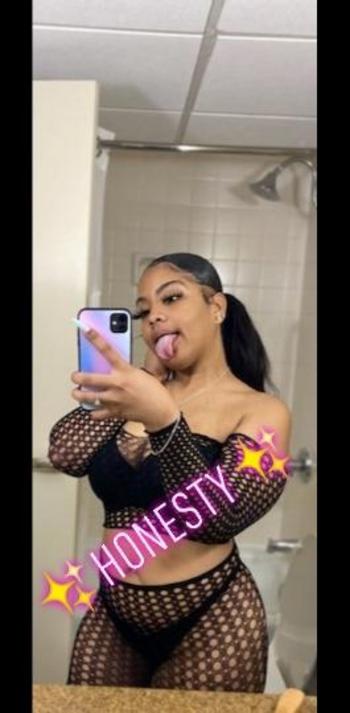 Honesty, 24  female escort, Houston