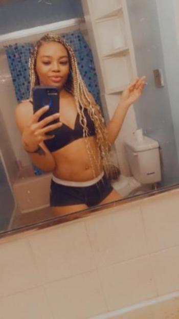 Summer, 21  female escort, Houston