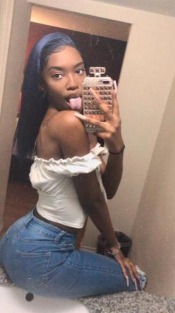 Sade, 21  female escort, Houston