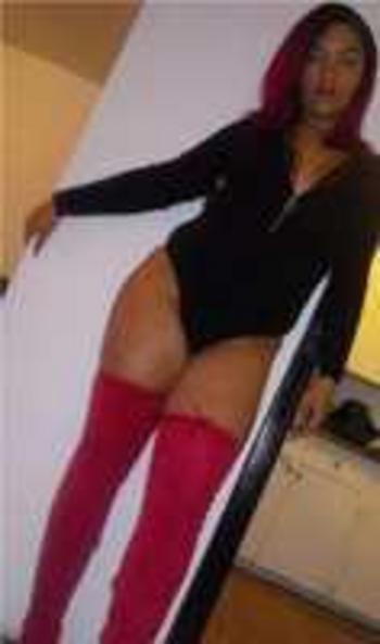 amber, 22 Mixed female escort, Houston