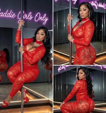 Mia, 28  female escort, Houston