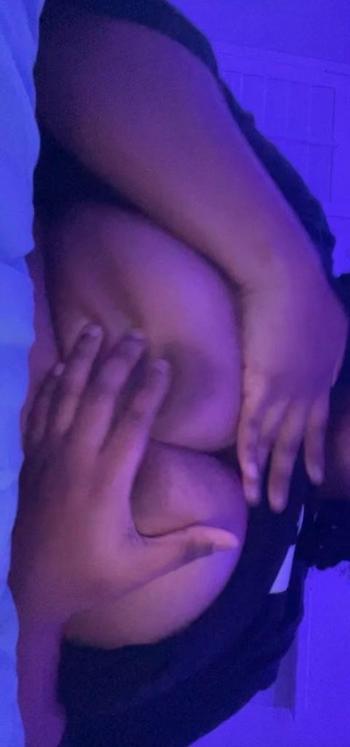 Yanni, 23  female escort, Houston
