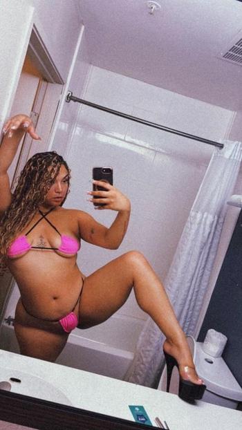 Navii, 22  female escort, Houston