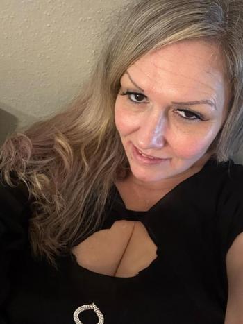 Chi, 42  female escort, Houston